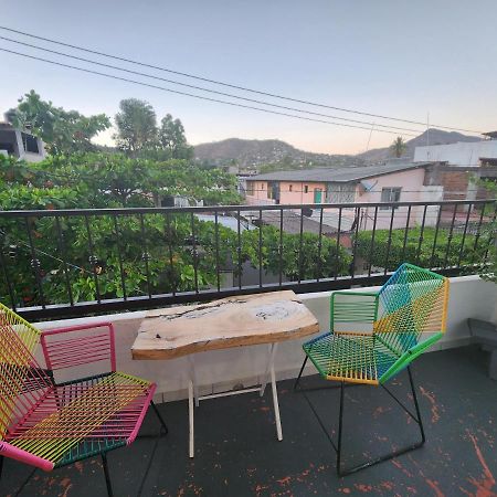 Lovely Studio Apartment With Balcony Ac & Wi-Fi, Minutes From Downtown! Zihuatanejo Zewnętrze zdjęcie