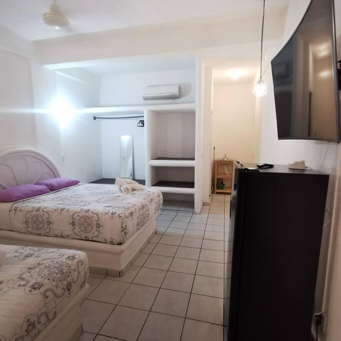 Lovely Studio Apartment With Balcony Ac & Wi-Fi, Minutes From Downtown! Zihuatanejo Zewnętrze zdjęcie