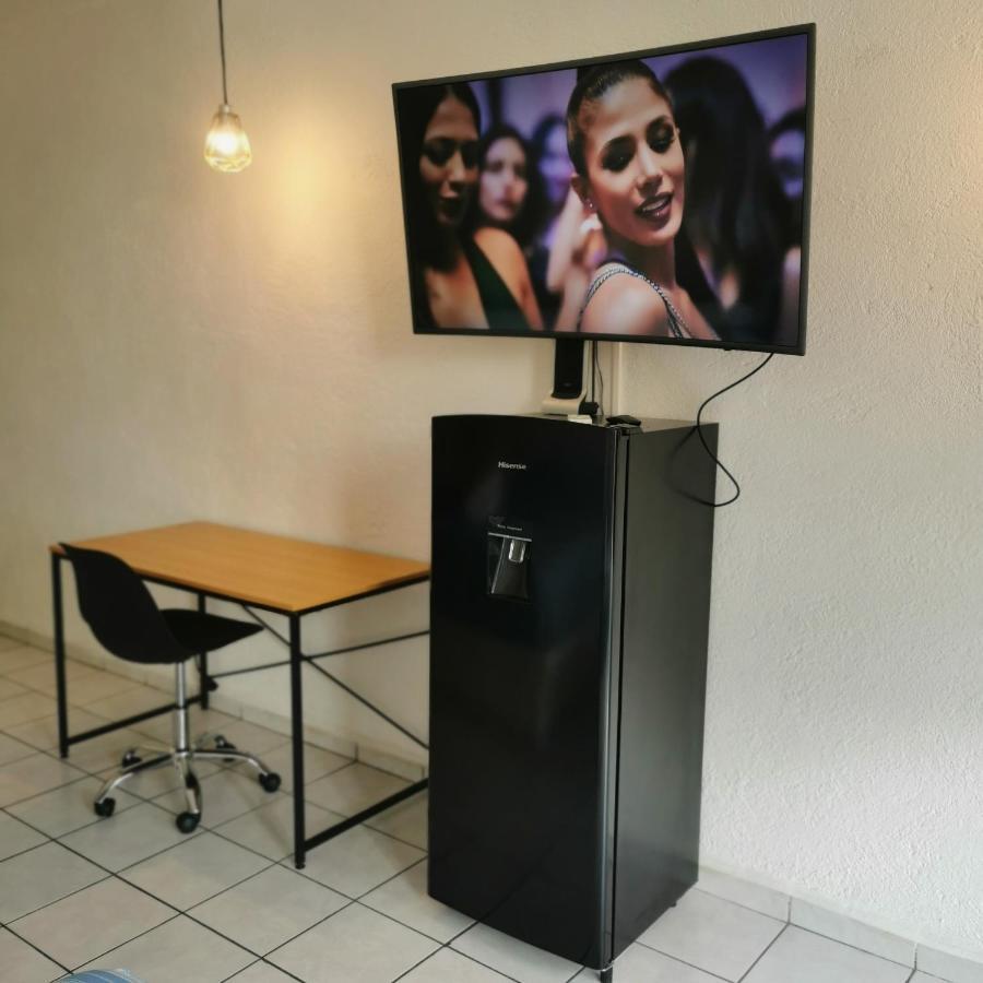 Lovely Studio Apartment With Balcony Ac & Wi-Fi, Minutes From Downtown! Zihuatanejo Zewnętrze zdjęcie