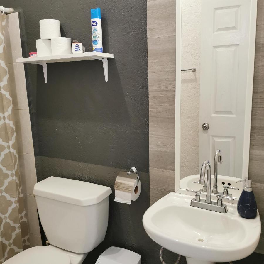 Lovely Studio Apartment With Balcony Ac & Wi-Fi, Minutes From Downtown! Zihuatanejo Zewnętrze zdjęcie