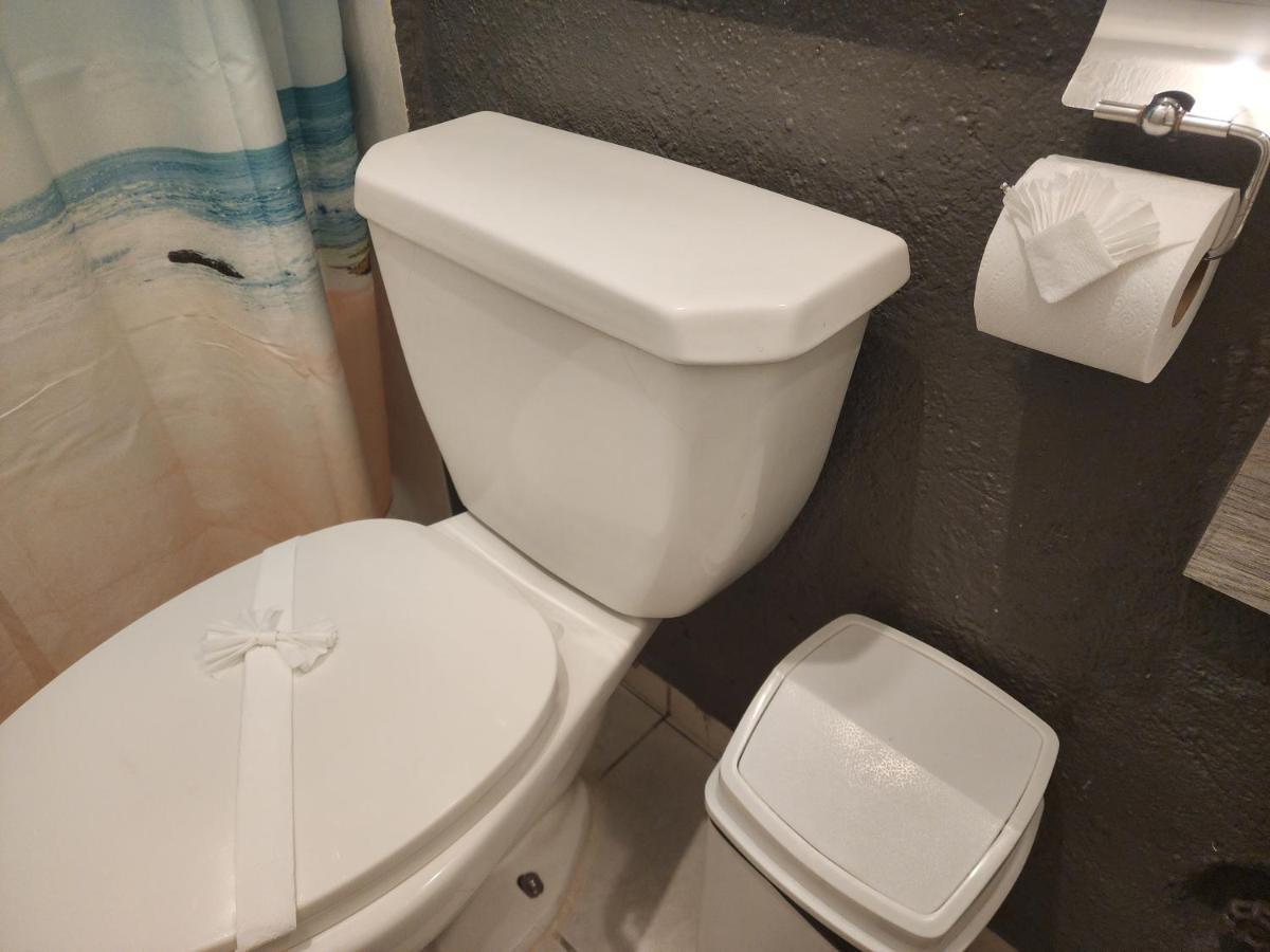 Lovely Studio Apartment With Balcony Ac & Wi-Fi, Minutes From Downtown! Zihuatanejo Zewnętrze zdjęcie